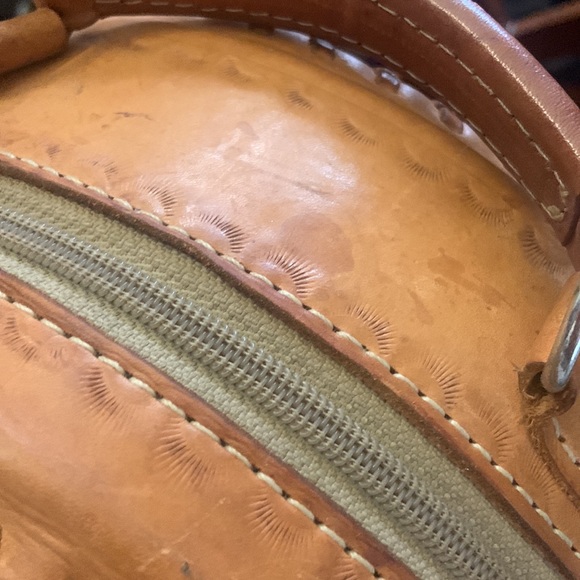 Vintage Tan Tooled Leather Hatbox Handbag - Picture 8 of 11